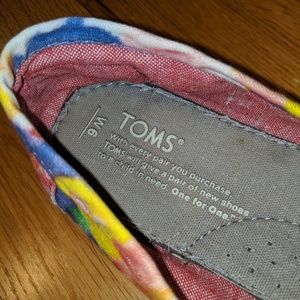 Toms